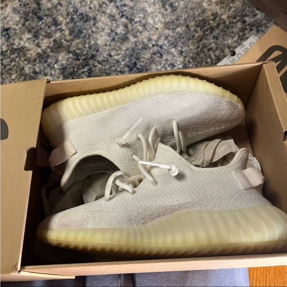 Yeezy Boost 350 V2 ‘Cream White / Triple White’ Size 9 - Picture 9 of 9
